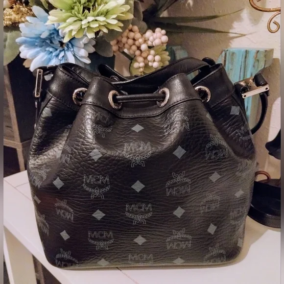 SOLD SOLD SOLD SOLD SOLD SOLD SOLD MCM Bucket Bag EUC - Picture 3 of 10